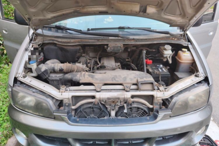 Used JAC Group Refine 2011 2.0L Shuttle Gasoline Comfort Edition HFC4GA3 Engine Bay