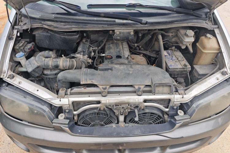 Used JAC Group Refine 2011 2.0L Shuttle Gasoline Comfort Edition HFC4GA3 Engine Bay