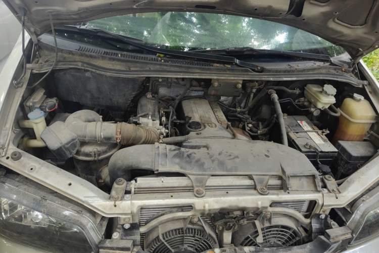 Used JAC Group Refine 2011 2.0L Shuttle Gasoline Standard Edition HFC4GA3 Engine Bay
