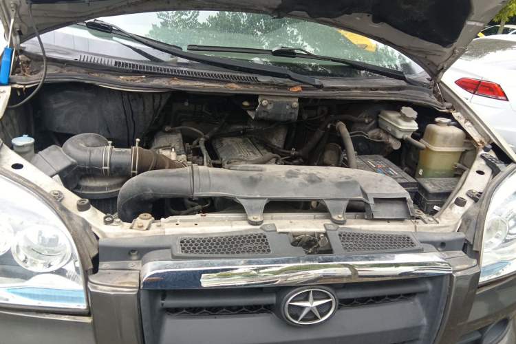 Used JAC Group Refine 2011 2.4L Xianghe Gasoline Standard Edition HFC4GA1-C Engine Bay