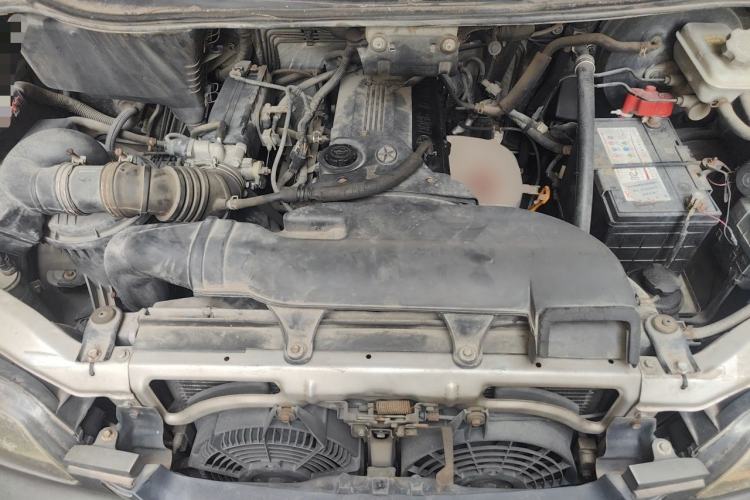 Used JAC Group Refine 2011 2.0L Shuttle Gasoline Comfort Edition HFC4GA3 Engine Bay