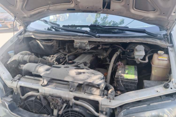 Used JAC Group Refine 2011 2.0L Shuttle Gasoline Comfort Edition HFC4GA3 Engine Bay