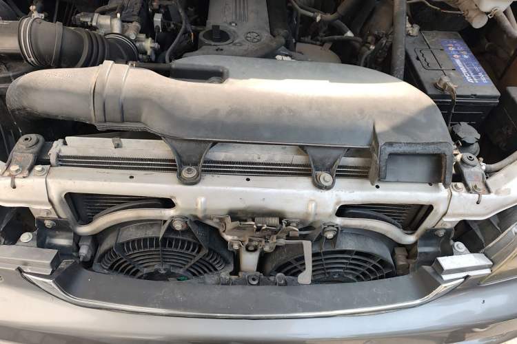 Used JAC Group Refine 2011 2.0L Shuttle Gasoline Standard Edition HFC4GA3 Engine Bay