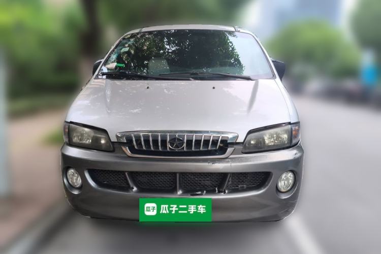 Used JAC Group Refine 2011 2.0L Shuttle Gasoline Standard Edition HFC4GA3 Front