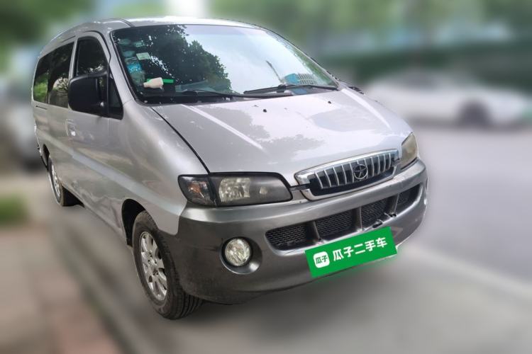 Used JAC Group Refine 2011 2.0L Shuttle Gasoline Standard Edition HFC4GA3 Front Right 45 Deg