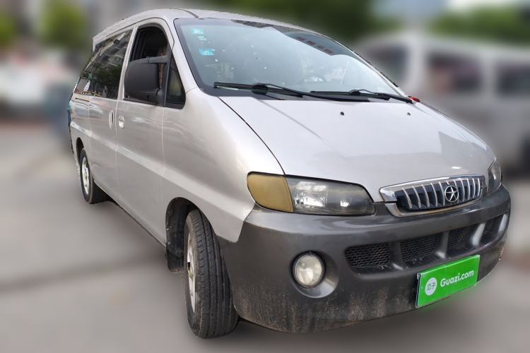 Used JAC Group Refine 2011 2.0L Shuttle Gasoline Standard Edition HFC4GA3 Front Right 45 Deg