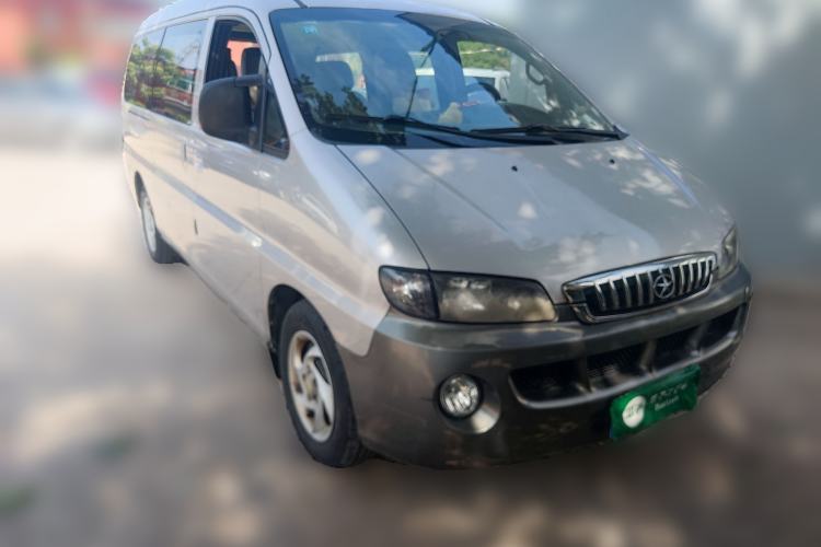 Used JAC Group Refine 2011 2.0L Shuttle Gasoline Comfort Edition HFC4GA3 Front Right 45 Deg