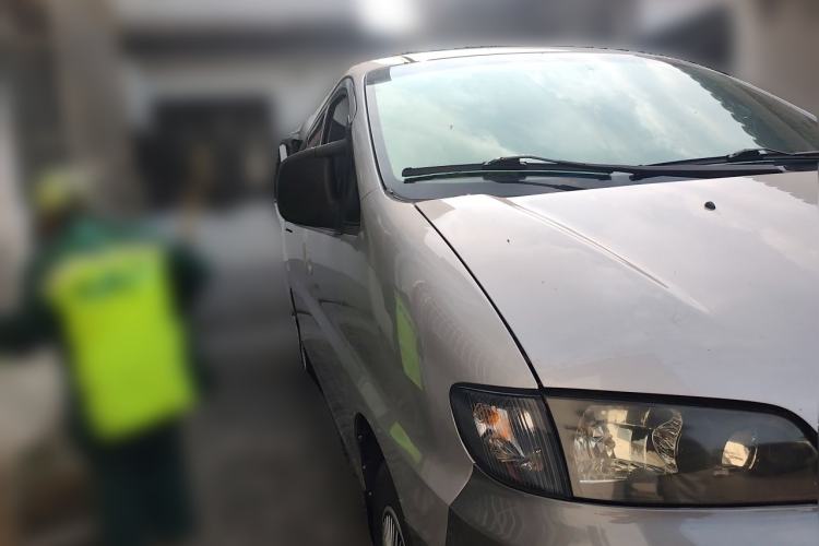 Used JAC Group Refine 2011 2.0L Shuttle Gasoline Standard Edition HFC4GA3 Front Right 45 Deg