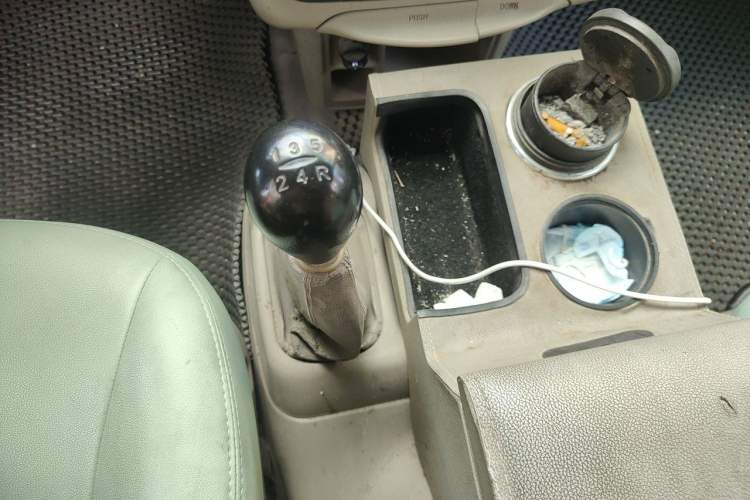 Used JAC Group Refine 2011 2.4L Government Procurement Version Manual Luxury Trim Gear Lever