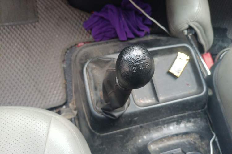 Used JAC Group Refine 2011 2.0L Shuttle Gasoline Standard Edition HFC4GA3 Gear Lever