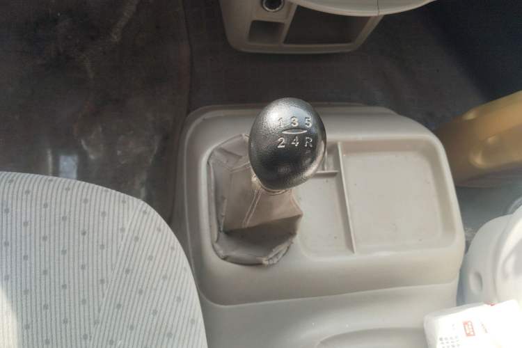Used JAC Group Refine 2011 2.4L Government Procurement Version Manual Luxury Trim Gear Lever