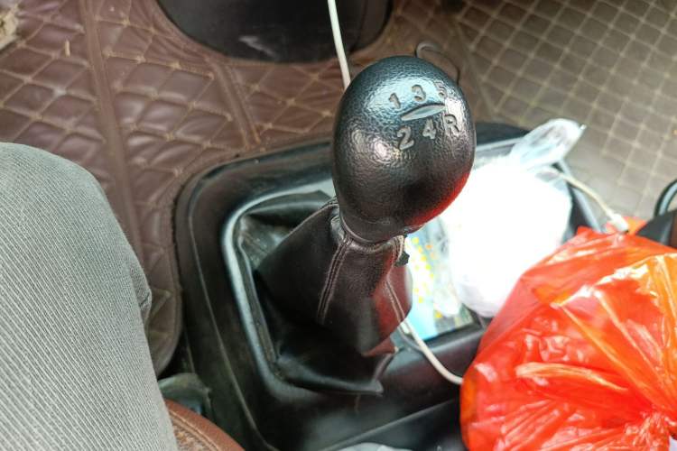 Used JAC Group Refine 2011 2.8T Shuttle Diesel Standard Version HFC4DA1-2B1 Gear Lever