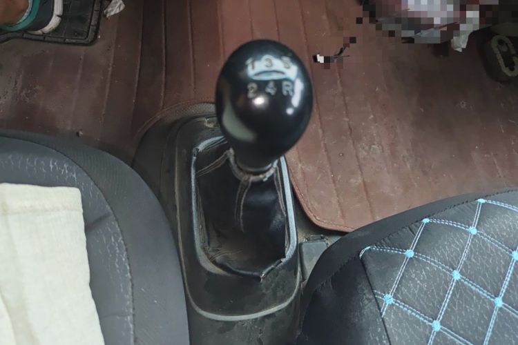 Used JAC Group Refine 2011 2.0L Shuttle Gasoline Comfort Edition HFC4GA3 Gear Lever