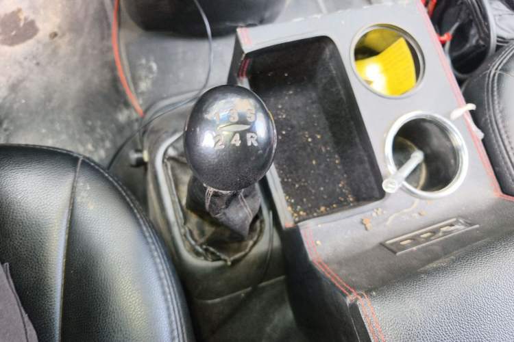 Used JAC Group Refine 2011 2.0L Shuttle Gasoline Standard Edition HFC4GA3 Gear Lever