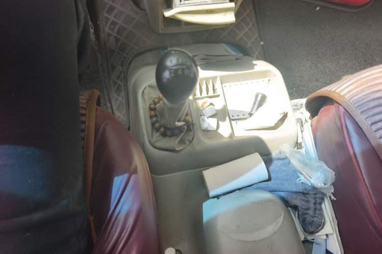 Used JAC Group Refine 2011 2.4L Government Procurement Version Manual Luxury Trim Gear Lever