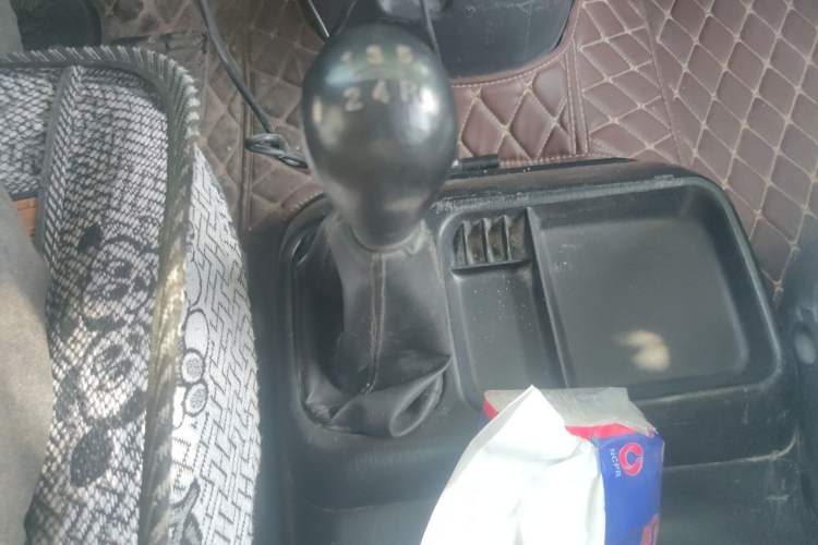 Used JAC Group Refine 2011 2.0L Shuttle Gasoline Comfort Edition HFC4GA3 Gear Lever