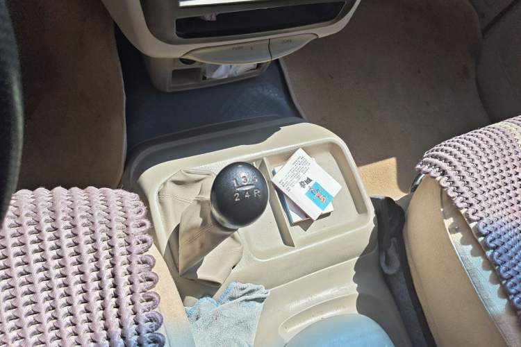 Used JAC Group Refine 2011 2.4L Government Procurement Version Manual Luxury Trim Gear Lever