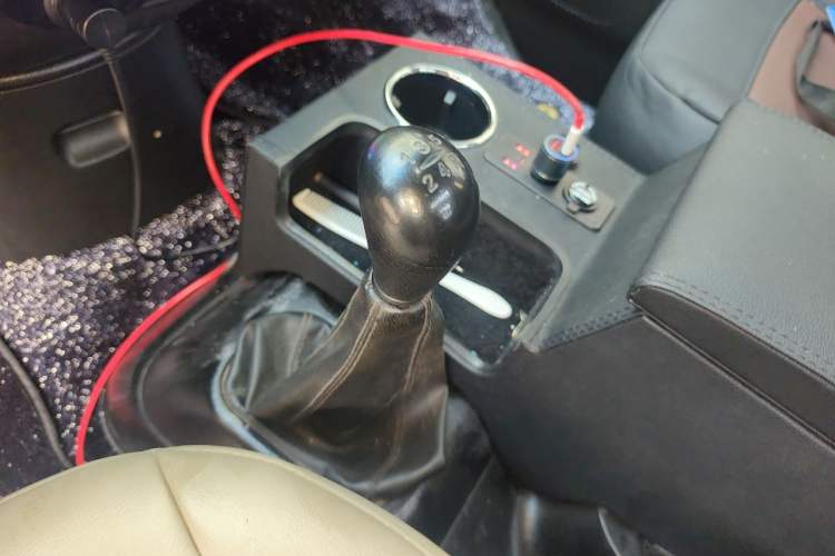 Used JAC Group Refine 2011 2.0L Shuttle Gasoline Standard Edition HFC4GA3 Gear Lever