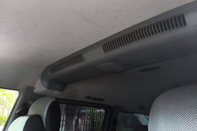 Used JAC Group Refine 2011 2.0L Shuttle Gasoline Standard Edition HFC4GA3 Headliner