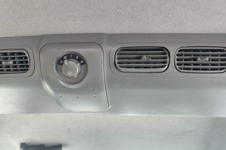 Used JAC Group Refine 2011 2.0L Shuttle Gasoline Comfort Edition HFC4GA3 Headliner