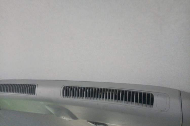 Used JAC Group Refine 2011 2.0L Shuttle Gasoline Standard Edition HFC4GA3 Headliner