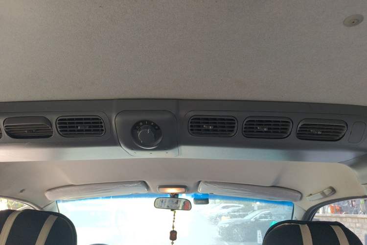 Used JAC Group Refine 2011 2.0L Shuttle Gasoline Comfort Edition HFC4GA3 Headliner