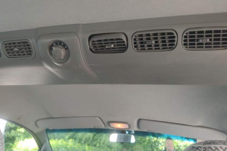 Used JAC Group Refine 2011 2.0L Shuttle Gasoline Comfort Edition HFC4GA3 Headliner