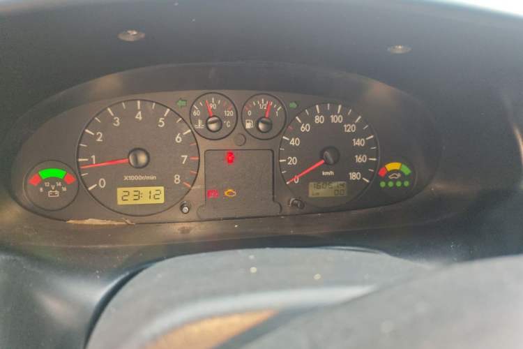 Used JAC Group Refine 2011 2.0L Shuttle Gasoline Standard Edition HFC4GA3 Instrument Cluster