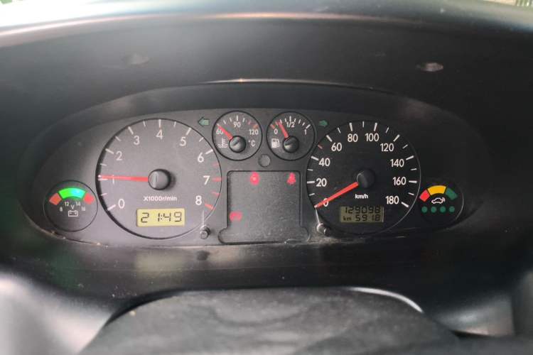 Used JAC Group Refine 2011 2.0L Shuttle Gasoline Standard Edition HFC4GA3 Instrument Cluster