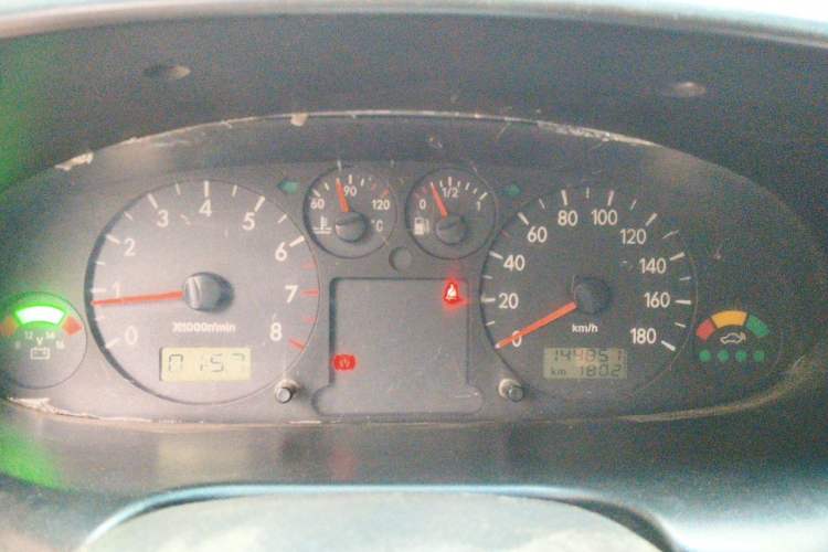 Used JAC Group Refine 2011 2.0L Shuttle Gasoline Comfort Edition HFC4GA3 Instrument Cluster