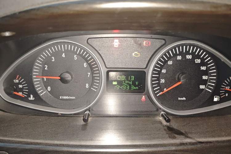 Used JAC Group Refine 2011 2.4L Colorful Journey Gasoline Standard Edition HFC4GA1-C Instrument Cluster