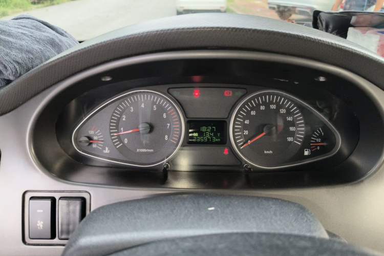 Used JAC Group Refine 2011 2.4L Colorful Journey Gasoline Standard Edition HFC4GA1-C Instrument Cluster