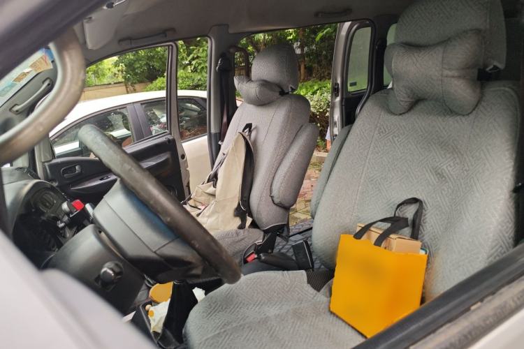 Used JAC Group Refine 2011 2.0L Shuttle Gasoline Standard Edition HFC4GA3 Left Front Seat