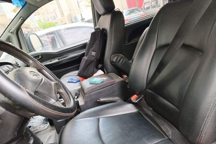 Used JAC Group Refine 2011 2.0L Shuttle Gasoline Standard Edition HFC4GA3 Left Front Seat