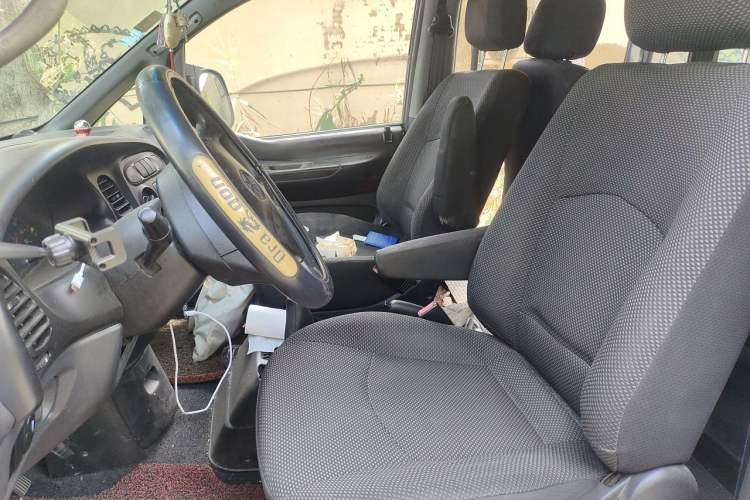Used JAC Group Refine 2011 2.0L Shuttle Gasoline Standard Edition HFC4GA3 Left Front Seat