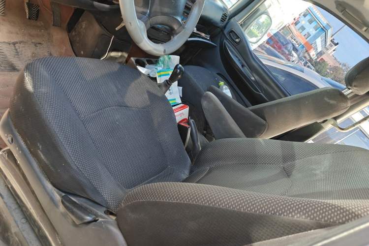 Used JAC Group Refine 2011 2.0L Shuttle Gasoline Standard Edition HFC4GA3 Left Front Seat