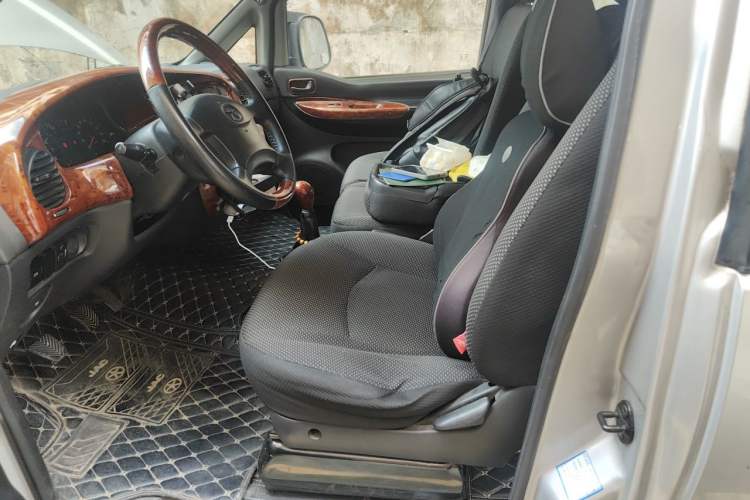 Used JAC Group Refine 2011 2.0L Shuttle Gasoline Comfort Edition HFC4GA3 Left Front Seat