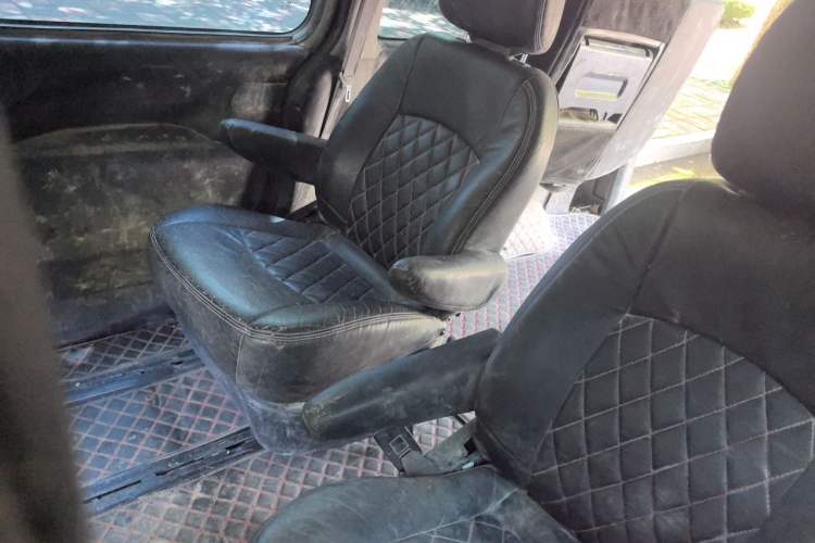 Used JAC Group Refine 2011 2.0L Shuttle Gasoline Comfort Edition HFC4GA3 Left Rear Seat