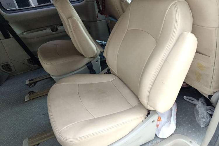 Used JAC Group Refine 2011 2.4L Xianghe Gasoline Standard Edition HFC4GA1-C Left Rear Seat