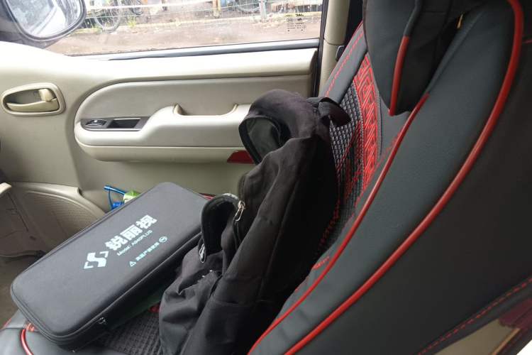 Used JAC Group Refine 2011 2.4L Xianghe Gasoline Standard Edition HFC4GA1-C Left Rear Seat
