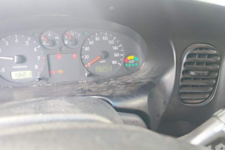Used JAC Group Refine 2011 2.0L Shuttle Gasoline Comfort Edition HFC4GA3 Odometer Close Up