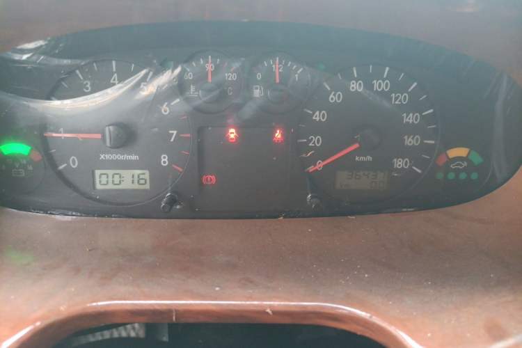 Used JAC Group Refine 2011 2.0L Shuttle Gasoline Standard Edition HFC4GA3 Odometer Close Up