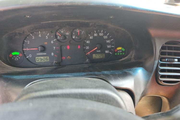 Used JAC Group Refine 2011 2.0L Shuttle Gasoline Comfort Edition HFC4GA3 Odometer Close Up
