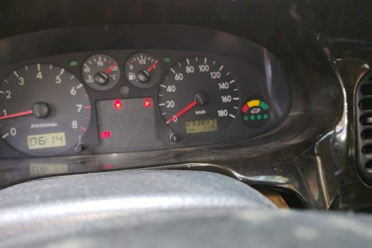 Used JAC Group Refine 2011 2.0L Shuttle Gasoline Standard Edition HFC4GA3 Odometer Close Up