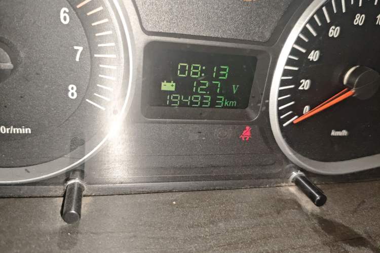 Used JAC Group Refine 2011 2.4L Colorful Journey Gasoline Standard Edition HFC4GA1-C Odometer Close Up