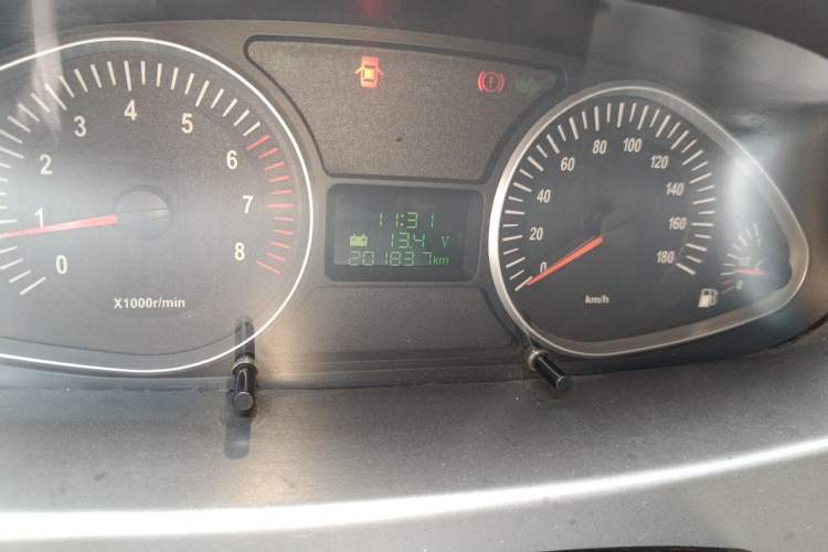 Used JAC Group Refine 2011 2.4L Xianghe Gasoline Standard Edition HFC4GA1-C Odometer Close Up