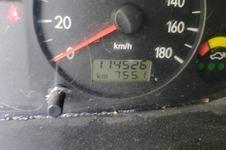 Used JAC Group Refine 2011 2.0L Shuttle Gasoline Standard Edition HFC4GA3 Odometer Close Up