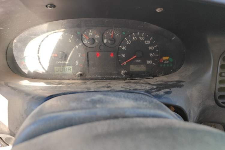 Used JAC Group Refine 2011 2.0L Shuttle Gasoline Standard Edition HFC4GA3 Odometer Close Up