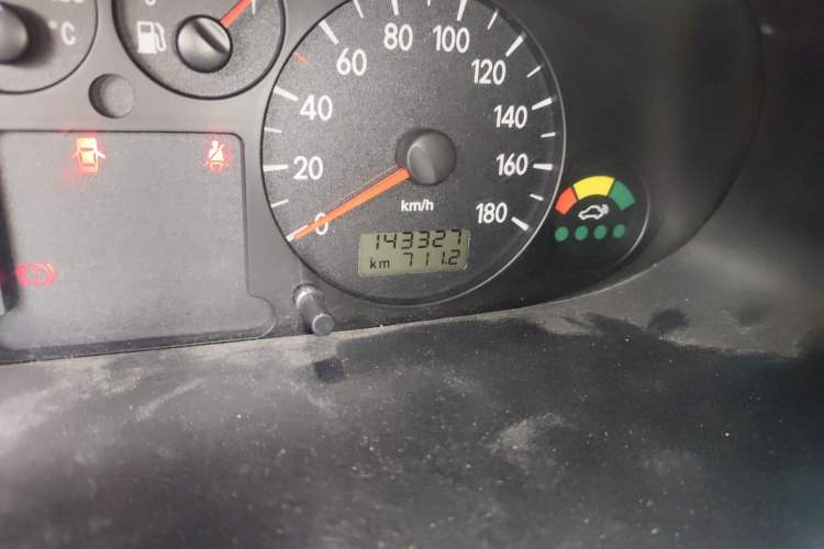 Used JAC Group Refine 2011 2.0L Shuttle Gasoline Comfort Edition HFC4GA3 Odometer Close Up