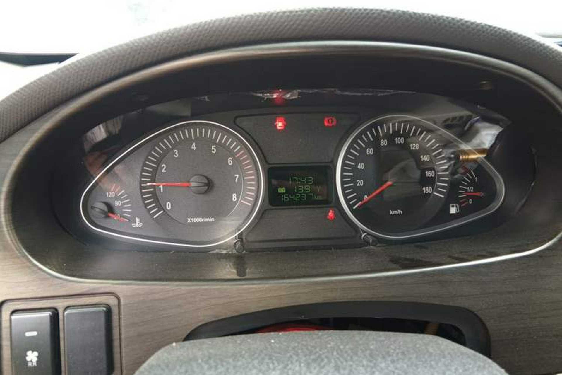 Used JAC Group Refine 2011 2.4L Xianghe Gasoline Standard Edition HFC4GA1-C Odometer Close Up